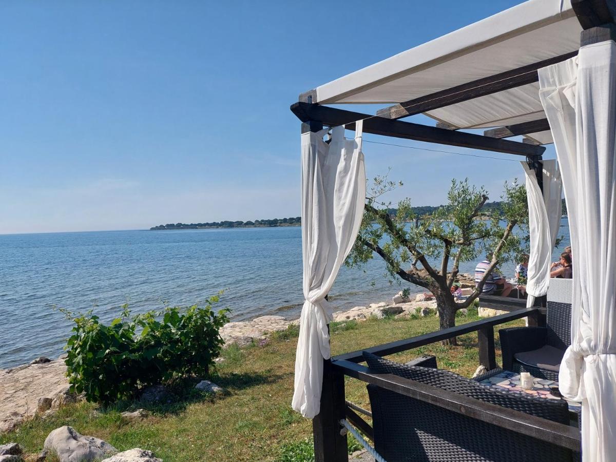 Apartments Henc Novigrad Istria Extérieur photo